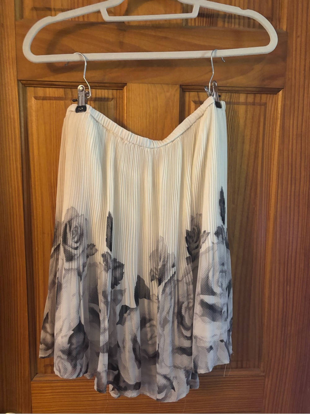 Elle Cream Pleated Skirt with Black Rose Print